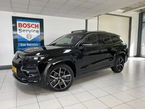 Volkswagen Tayron 1.5 eHybrid R-Line Edition 272 PK Panoramadak / Trekhaak / Leer / matrix led / Car