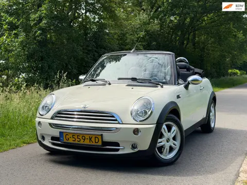 Mini Cabrio 1.6 One | Nieuwe apk + Airco Nu € 3.975,-!!!