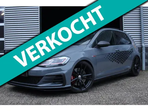 Volkswagen GOLF 2.0 TSI GTI TCR|Akra|ACC|Pano|Keyless|LED