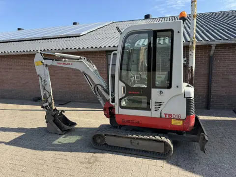 Takeuchi TB 016 Graafmachine (bj 2005)