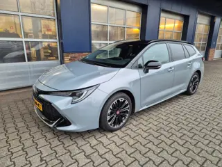 TOYOTA COROLLA 1.8 HYBRID TOURING SPORTS GR-SPORT, Trekhaak, Stoelverwarming, Bi-Tone, ALL IN prijs!