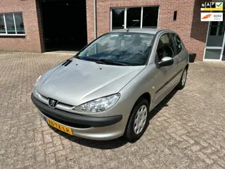 Peugeot 206 1.4 One-line // Nieuwe APK // Airco