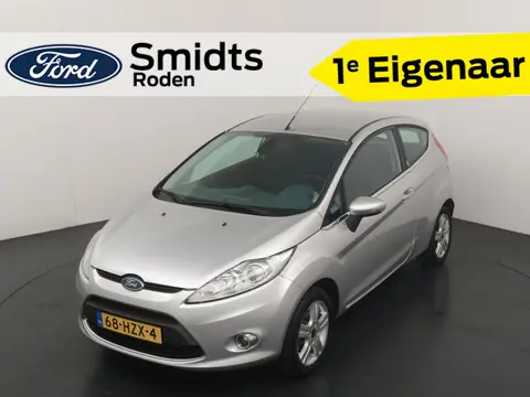 Ford Fiesta 1.25 82PK Ghia | Clima | Voorruitverwarming | Trekhaak | Parkeersensoren |