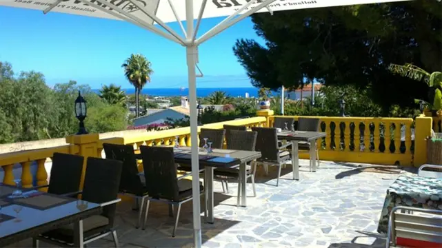 GROOT RESTAURANT MET APARTEMENT