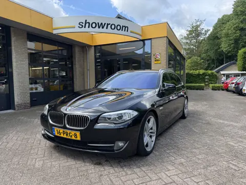 BMW 5 Serie Touring 528i High Executive (bj 2011)