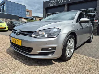 Volkswagen Golf 1.0 TSI Connected Series
