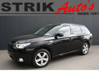Mitsubishi Outlander 2.0 PHEV Instyle - SCHUIFDAK - LEDER - TREKHAAK - NAVIGATIE - CAMERA