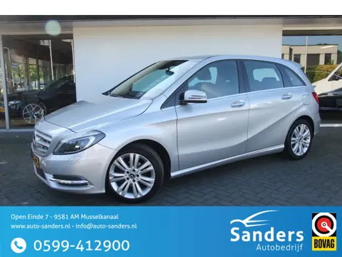 Mercedes-Benz B-Klasse 180 Prestige/ NL auto/ Camera/ Carplay/ Leer/ Trekhaak af-fabriek/ Stoelverwa