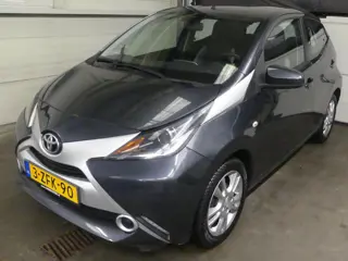 Toyota Aygo 1.0 VVT-i x-play - Carplay - Airco - Dealer Onderhouden