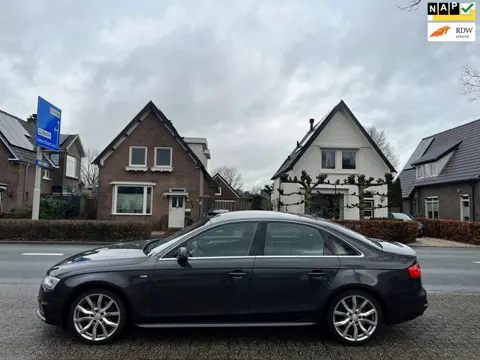 Audi A4 Limousine 2.0 TDI ultra Sport Edition sedan S-LINE.