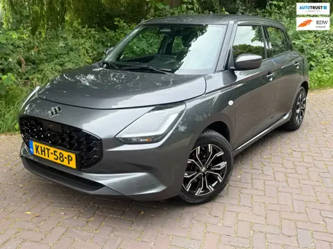 Suzuki SWIFT 1.2 Comfort Smart Hybrid 8 X Suzuki SWIFT 1Eig. 31000km b.j.12-2024 Carplay ,Camera PDC