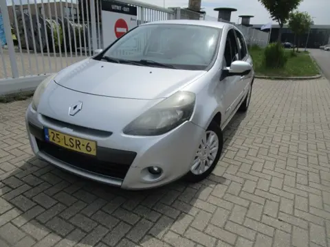 Renault Clio 1.2-16V Authentique