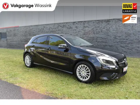Mercedes-Benz A-Klasse 180 4U3 Sport uitlaatklep Navigatie