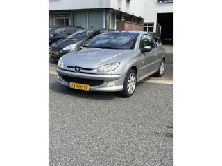 Peugeot 206 CC Cabriolet 1.6-16V Roland Garros Nieuwe Apk 29-05-2027. Keurig nette en goed rijdende 