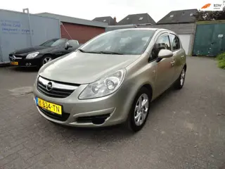 Opel Corsa 1.2-16V Essentia (KM 157202 AIRCO)