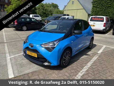Toyota Aygo 1.0 VVT-i X-Play Cabrio Bi-Tone Automaat | Airco | Camera |