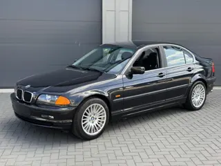 BMW 3-serie 325xi | 209.000KM | Automaat | Sportuitlaat | Cruise Control | Climate Control | Youngti