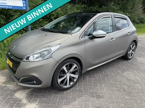 Peugeot 208 1.2 PureTech Première | 110PK | Distr vv | NAP | Pano | Achteruitrijdcam
