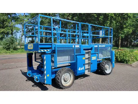Genie GS-3390 Scissorlift 12m working height (bj 2006)