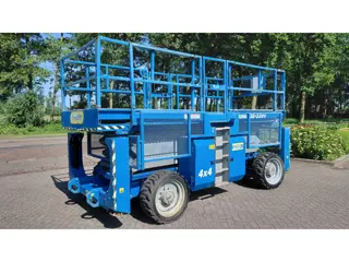 Genie GS-3390 Scissorlift 12m working height (bj 2006)