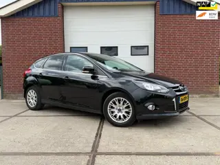 Ford Focus 1.6 EcoBoost Titanium Trekhaak PDC Vooruit verwarming