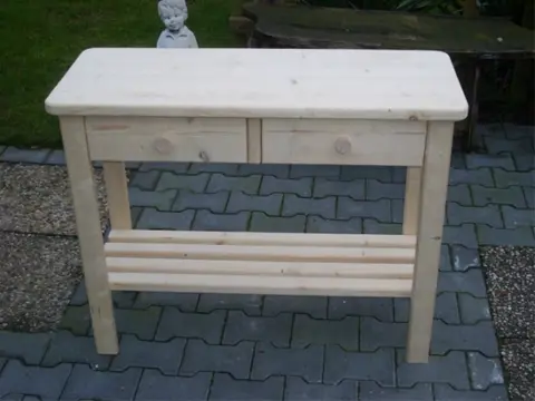 Sidetable van steigerhout