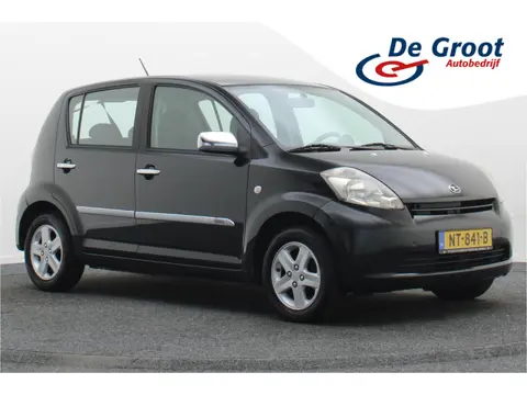 Daihatsu Sirion 2 1.3-16V Comfort 5- Deurs, Airco, Elektrisch Pakket, Bluetooth, 14''