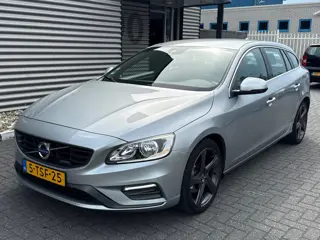 Volvo V60 1.6 T3 R-Design