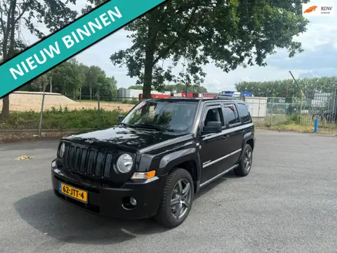 Jeep Patriot 2.4 Limited Liberty NETTE AUTO RIJDT EN SCHAKELT GOED