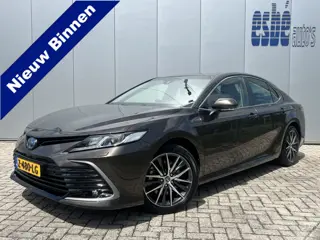 Toyota Camry 2.5 Hybrid Dynamic Navigatie ACC Adaptieve Cruise Control Camera Led Koplampen 18 Inch 