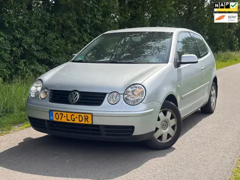 Volkswagen Polo 1.4-16V Highline | " 140.000 " KM + Cruise + Clima Nu € 1.750,- !!!