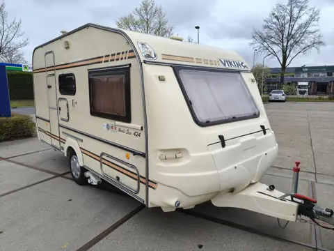 Beschrijving Viking North Star 456 met stapelbed. Merk: Viking Type: North Star 456 Aantal Eigenar