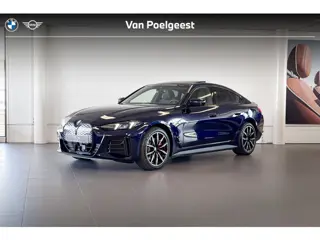 BMW i4 eDrive35 M Sport Edition 70 kWh | Glazen Panoramadak | Stoelverwarming | Achteruitrijcamera |