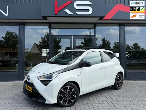 Toyota Aygo 1.0 VVT-i x-play Cabrio Carplay Airco Camera