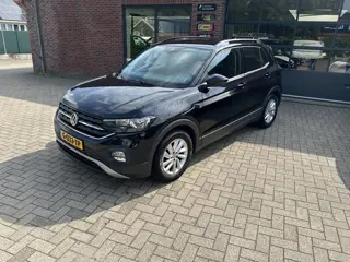 Volkswagen T-Cross 1.0 TSI Life/Navigatie/PDC voor en achter/ Afneembare trekhaak/ All season