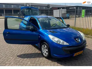 Peugeot 206 + 1.1 XR