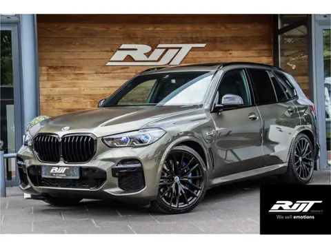 BMW X5 xDrive45e 50 Jahre NL Geleverd **Bowers Wilkins/4ws/Skylounge/Lucht/Alcantara/Carbon**