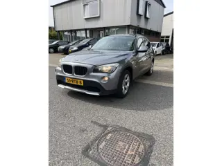 BMW X1 sDrive18d Executive. Navigatie,Leder,Panorama dak Enz enz. Zeer nette en goed rijdende X1