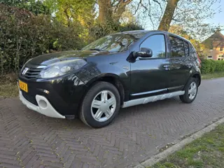 Dacia Sandero 1.2 Blackline (bj 2010)