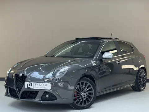 Alfa Romeo Giulietta 1.7 TBi Quadrifoglio Verde, 235PK, 2010, Panoramadak, Bose, Volledig leder, 4 s