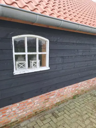 zwart gespoten vuren zweeds rabbat 12mm naar 25mm 4,00 euro per m1