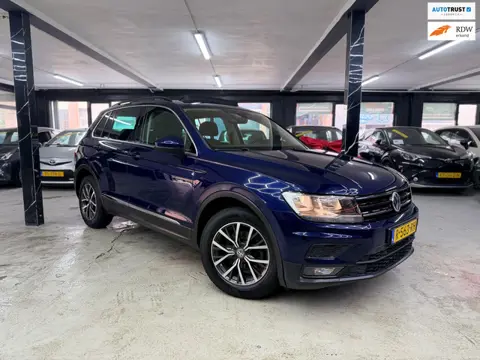 Volkswagen Tiguan 1.4 TSI ACT Highline Business R Pano