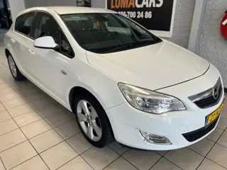 Opel Astra Opel Astra 1.4 Turbo Edition| Nieuwe APK | Cruise