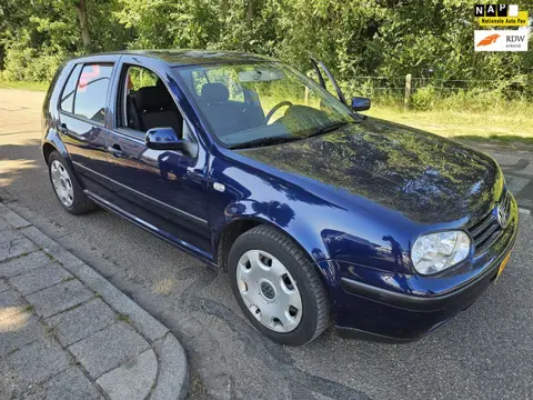Volkswagen Golf 1.6-16V Trendline