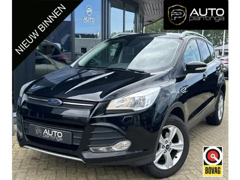 Ford Kuga 1.5 Titanium Styling Pack 150PK | Nette Staat! | Trekhaak | Parkeersensoren Voor en Achter
