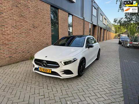 Mercedes-Benz A-klasse AMG Pakket | 1e Eigenaar | NAP | Panoramadak | Burmester | 360° Camera | Adap