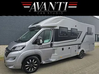 Adria MATRIX SUPREME 670 DL 180 PK AUTOMAAT SLECHTS 13.577 KM 4400 KG BOMVOL MET OPTIES EXTRA GARANT