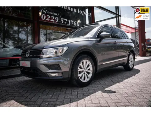 Volkswagen Tiguan 1.4 TSI BMT ACT | Automaat | Leder | Panorama dak | Parkeer Camera | Adaptieve cru