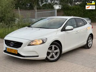 Volvo V40 1.6 D2 Kinetic Airco Cruise PDC Trekhaak DealerOnd