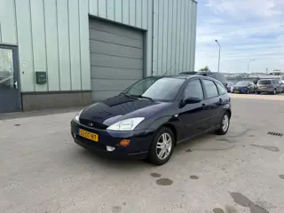 Ford Focus 1.6-16V Ghia AUTOMAAT APK NIEUW AIRCO (bj 1999)